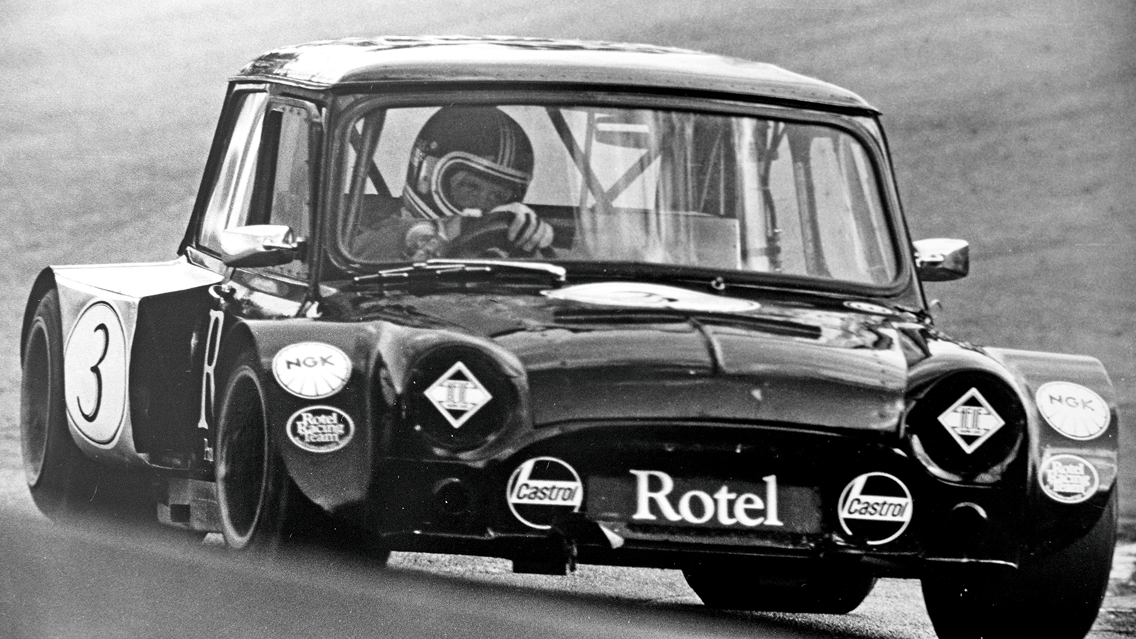 maddest racing Minis | Classic Sports Car