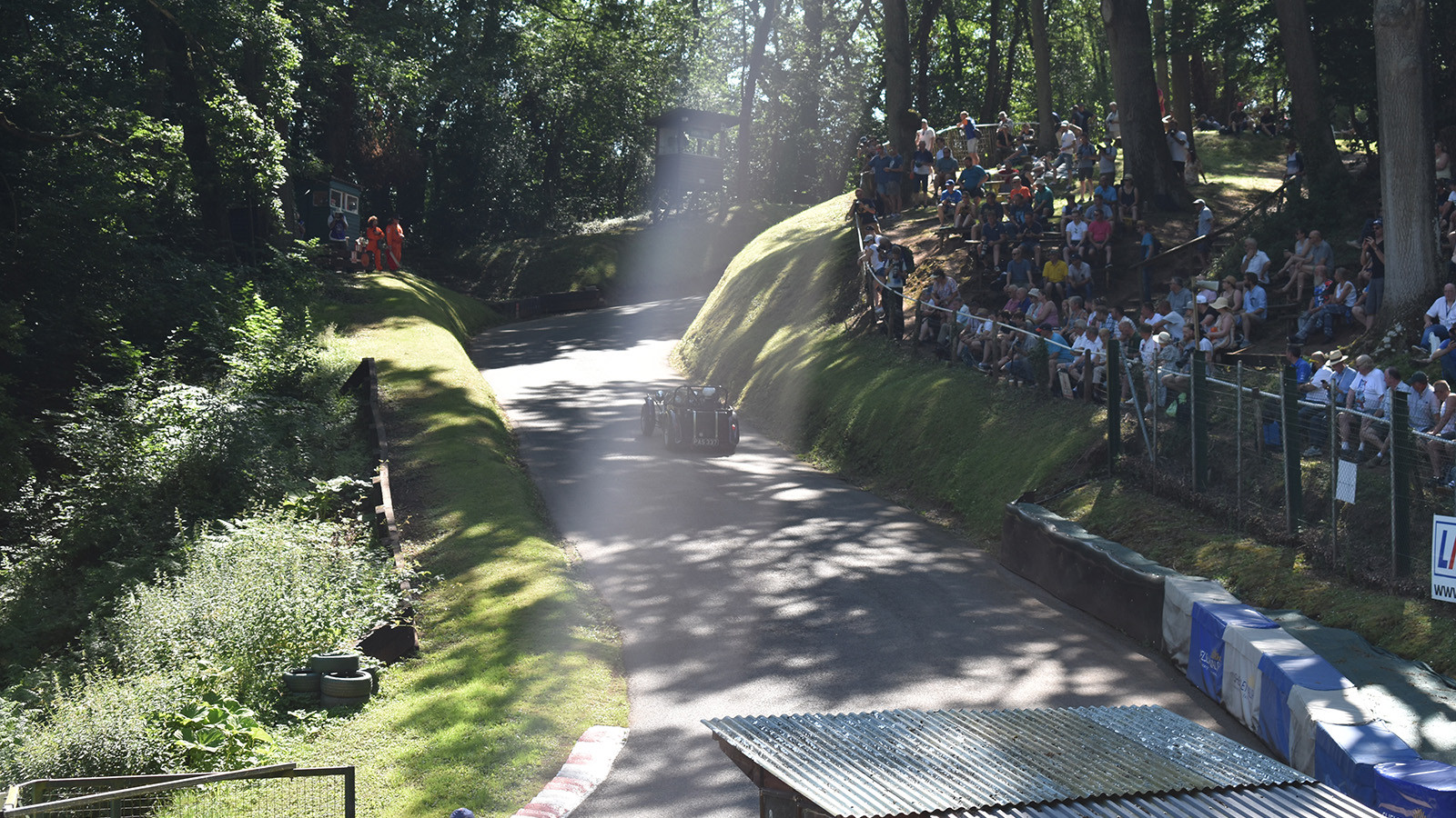 Spectators' succesful return