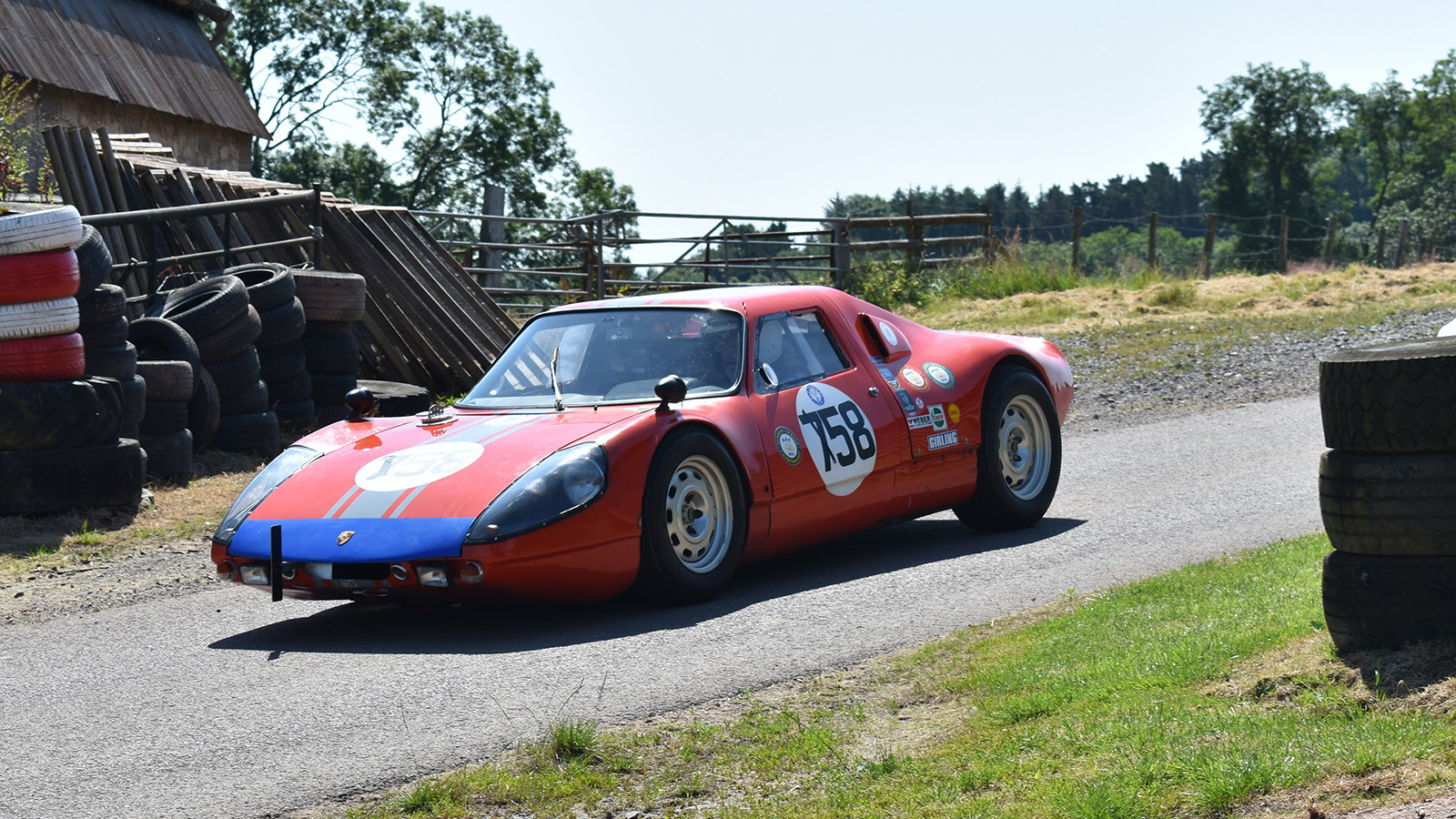 Gorgeous Porsche replica on song