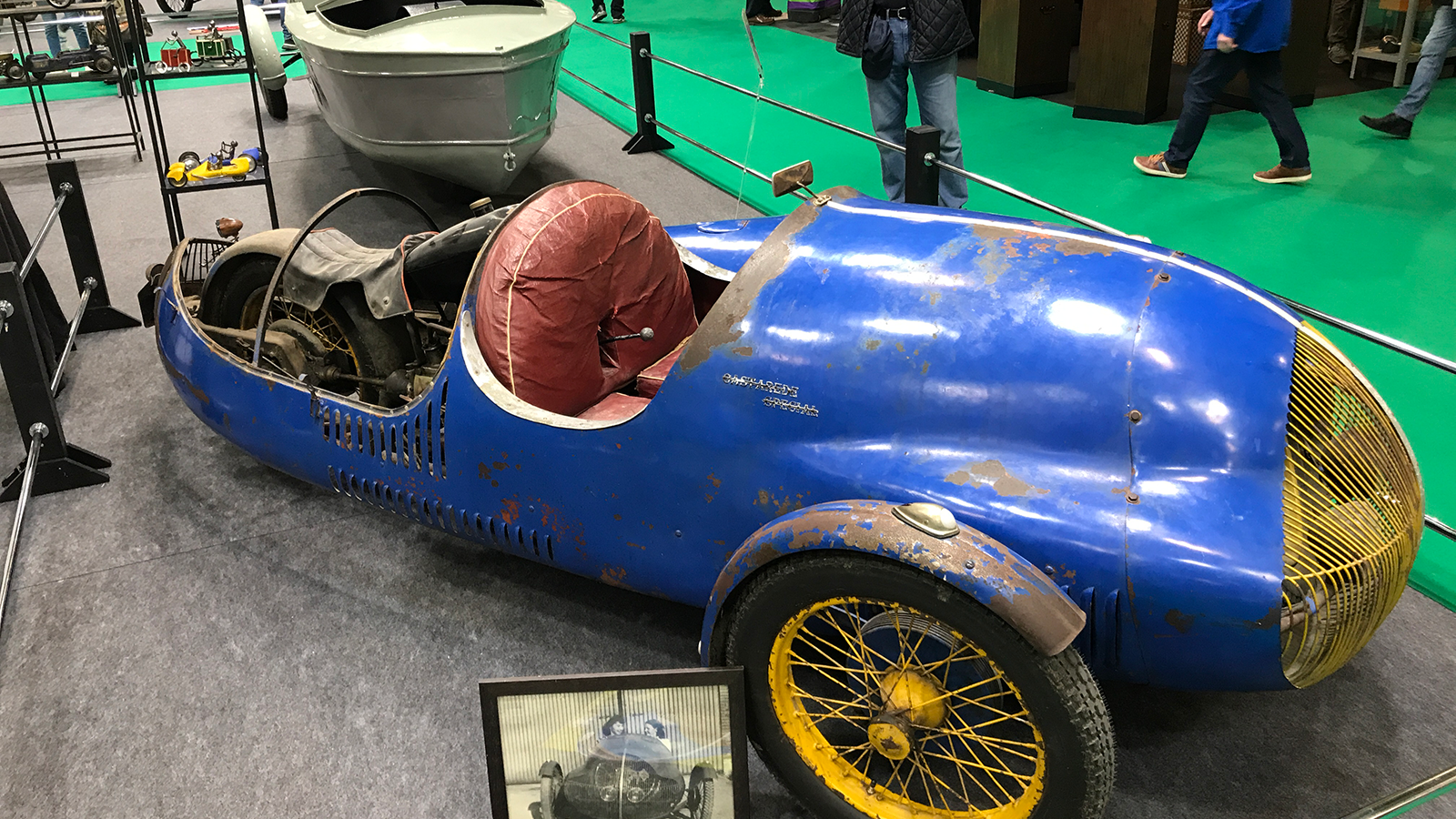 Is it a ’bike, or is it a car?