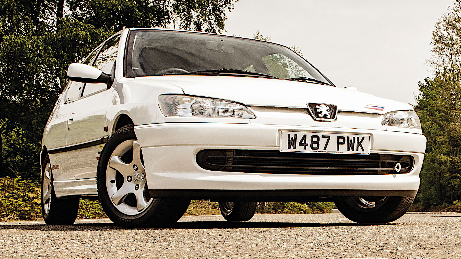 I can't be the only one who wants a Peugeot 306 in the game. Show
