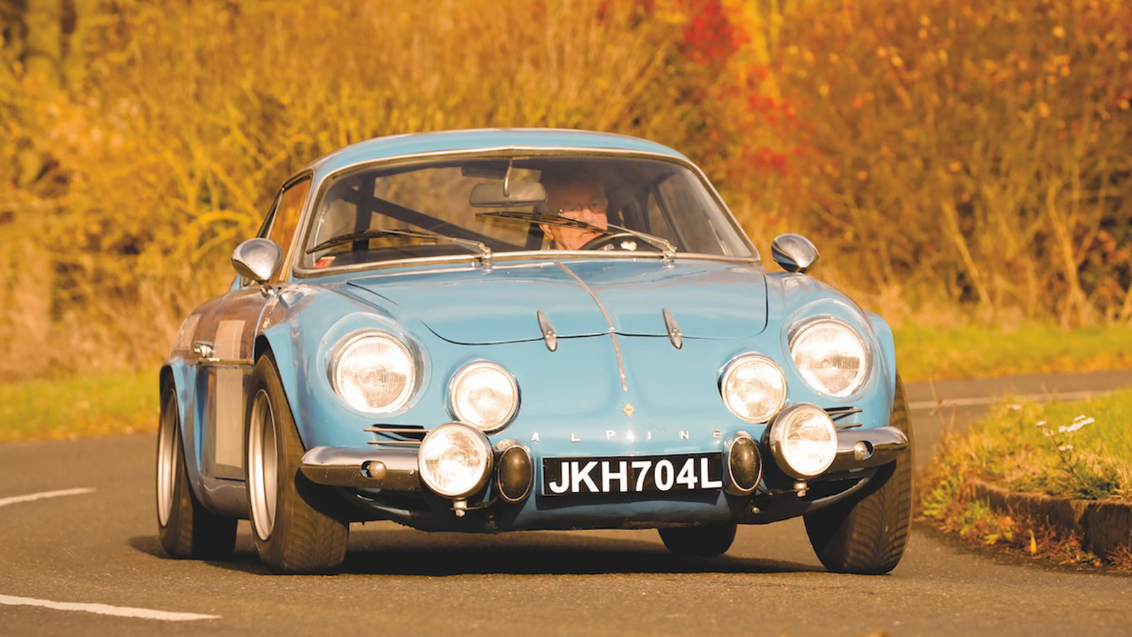 4-1.%20Alpine%20A110%20front%20tracking%