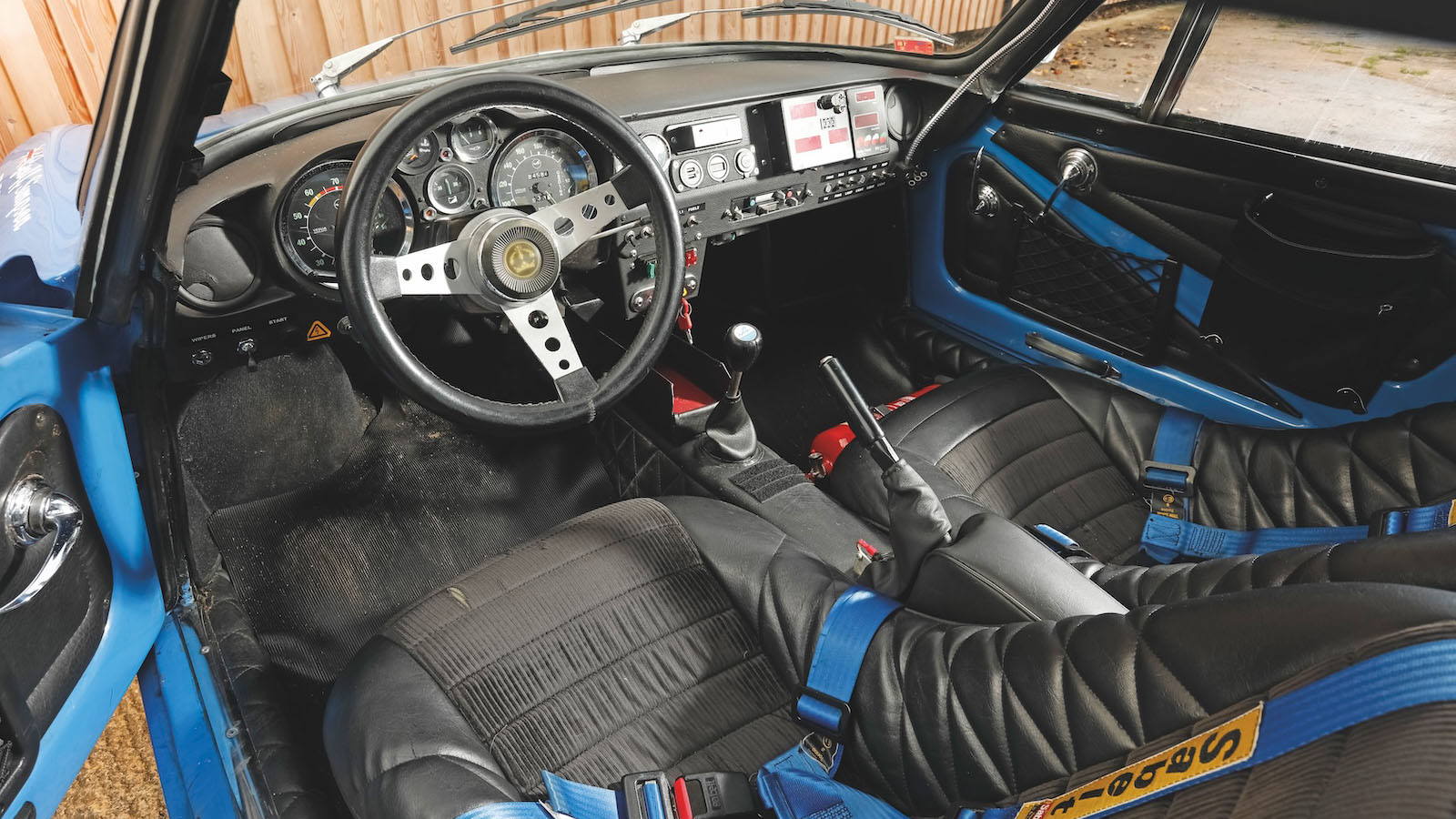 4-2.%20Alpine%20A110%20interior%20Tony%2