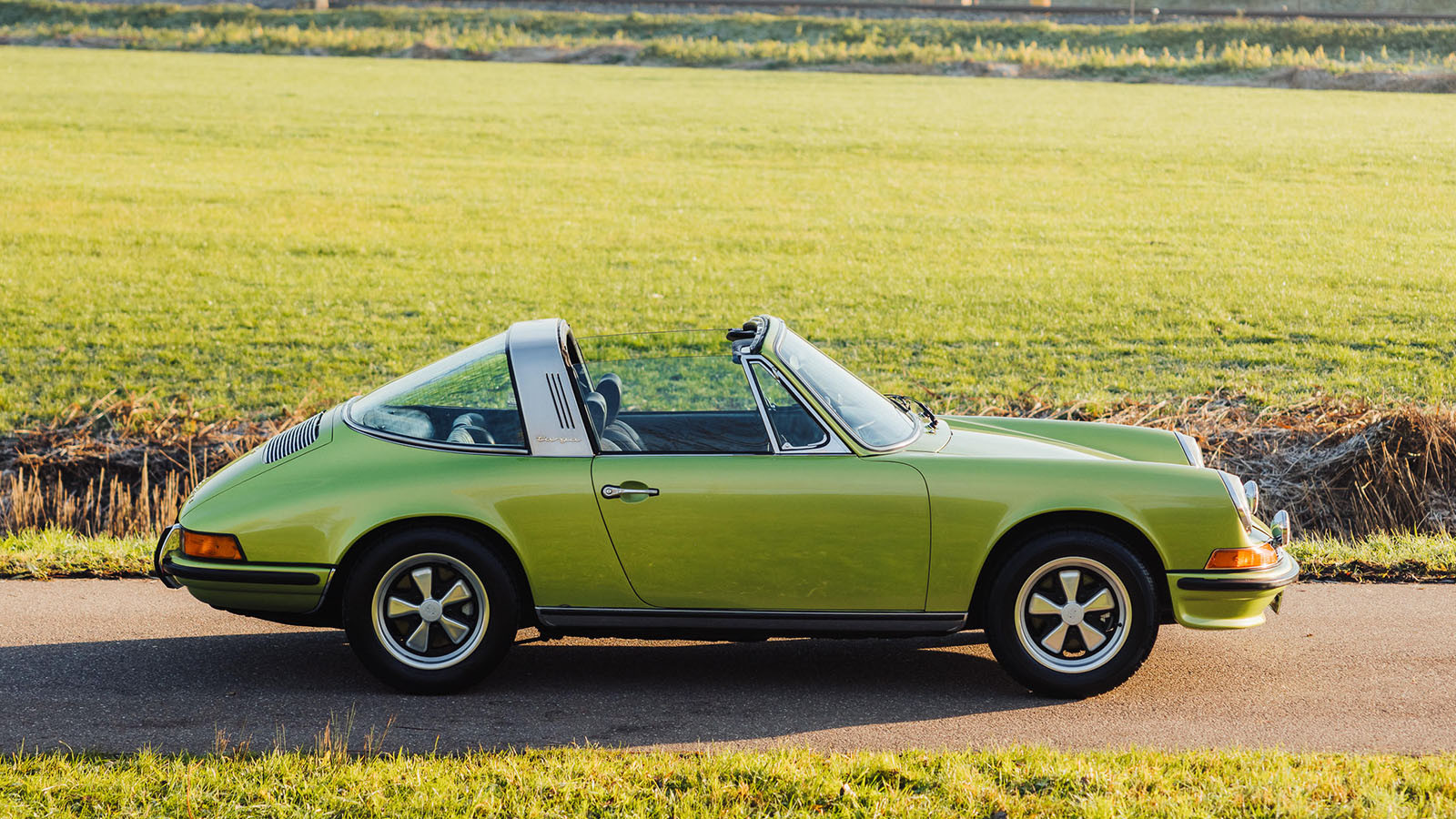 30 show-stopping classic cars for sale at Rétromobile 2025