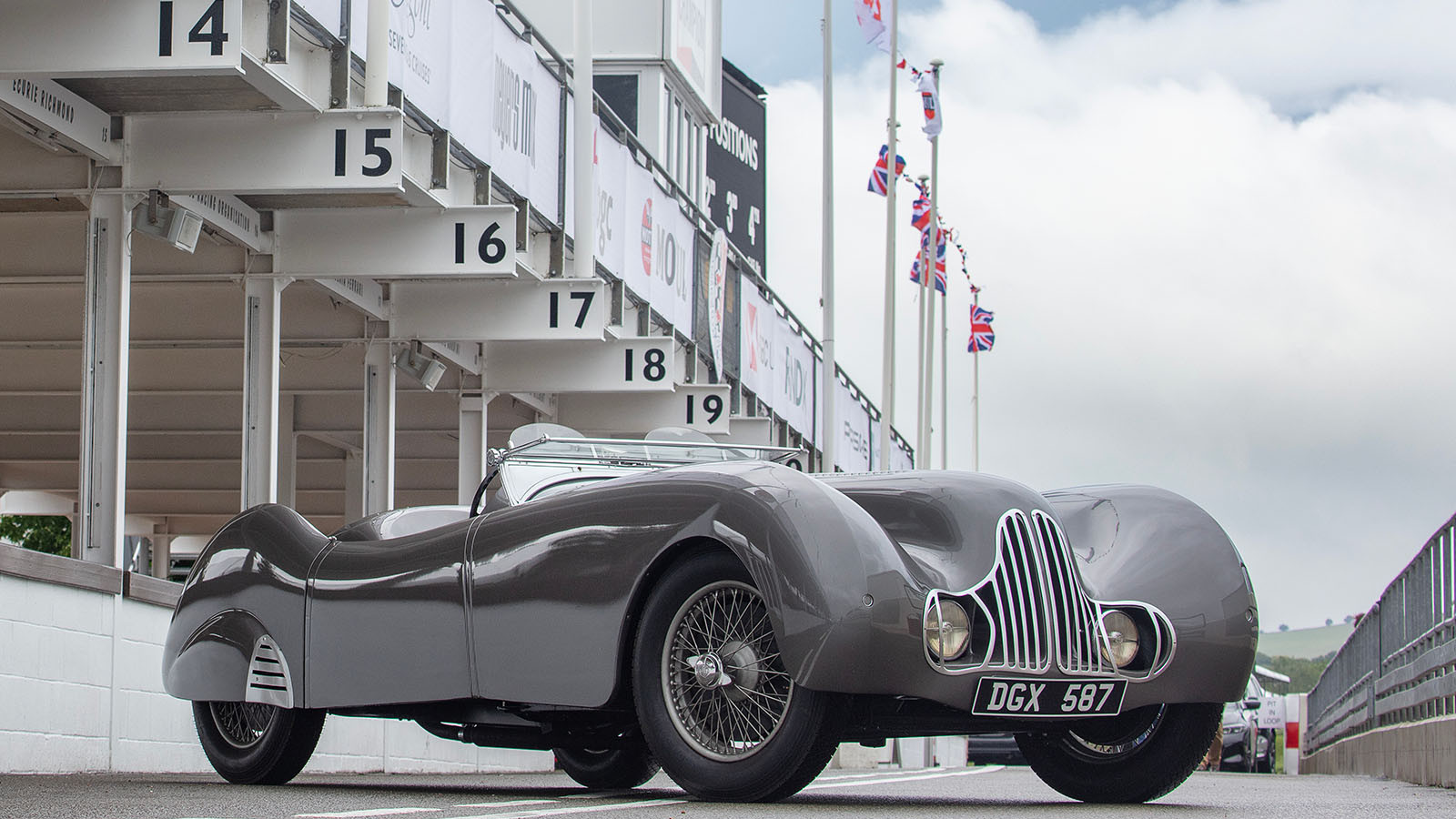 Jaguar SS100: Goodwood’s first winner