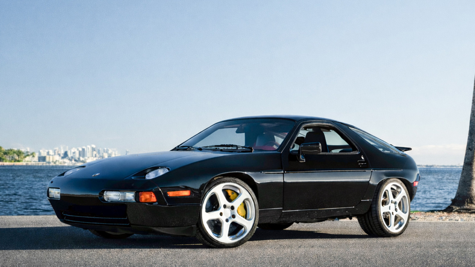 18 V8-engined classics for sale at Amelia Island