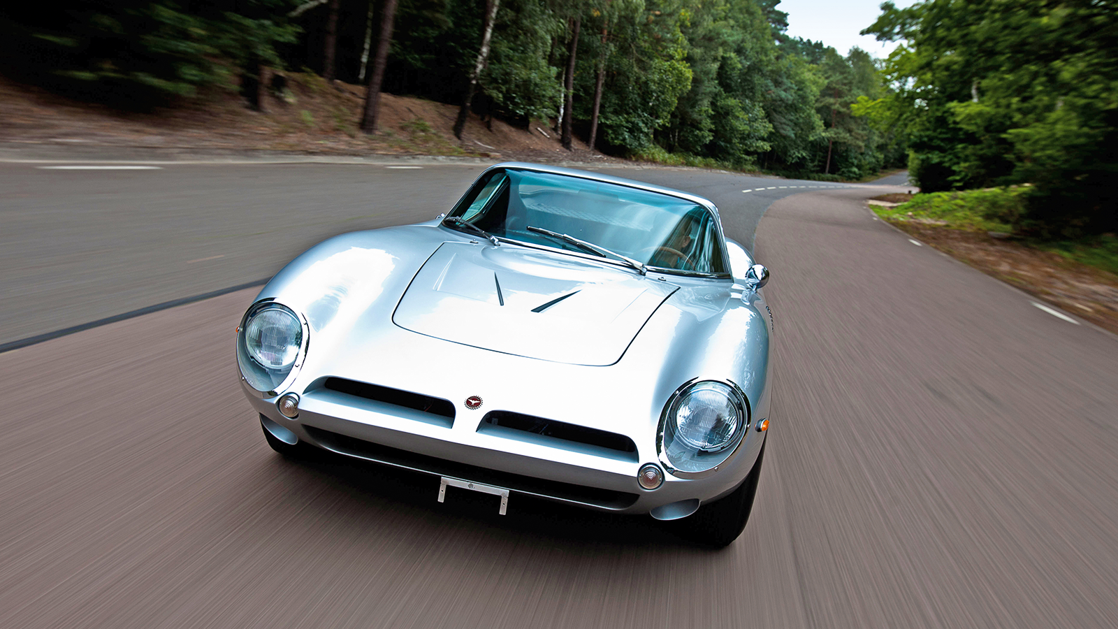 10 cars that were built to beat Ferrari