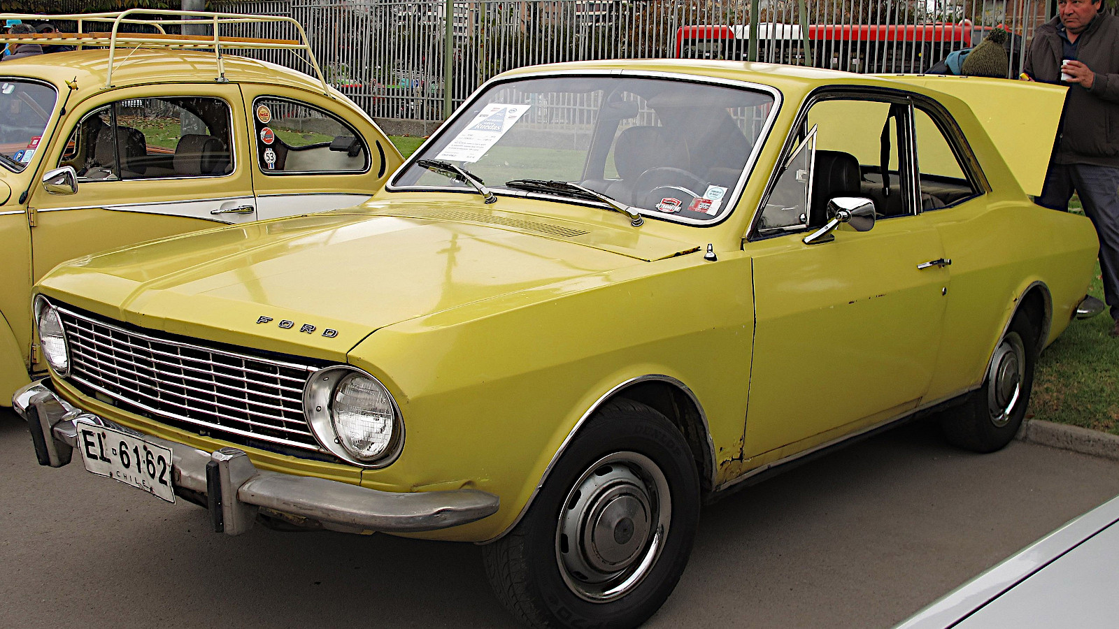 27 Ford abandonnées Classic & Sports Car