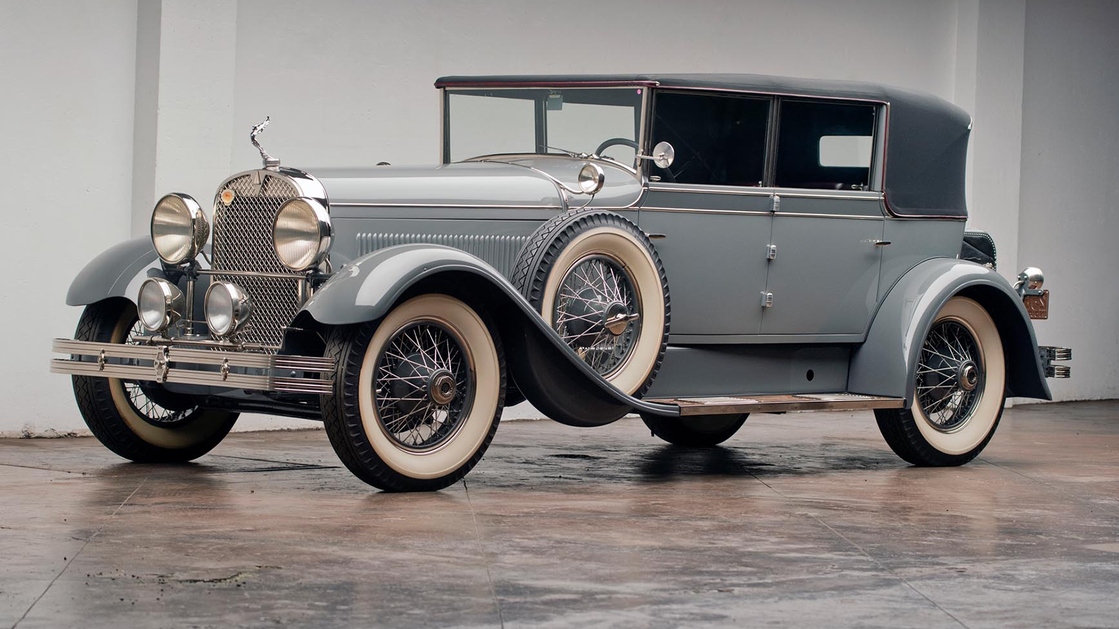 Rare Apollo trio lead 200-strong Worldwide Auctioneers sale 