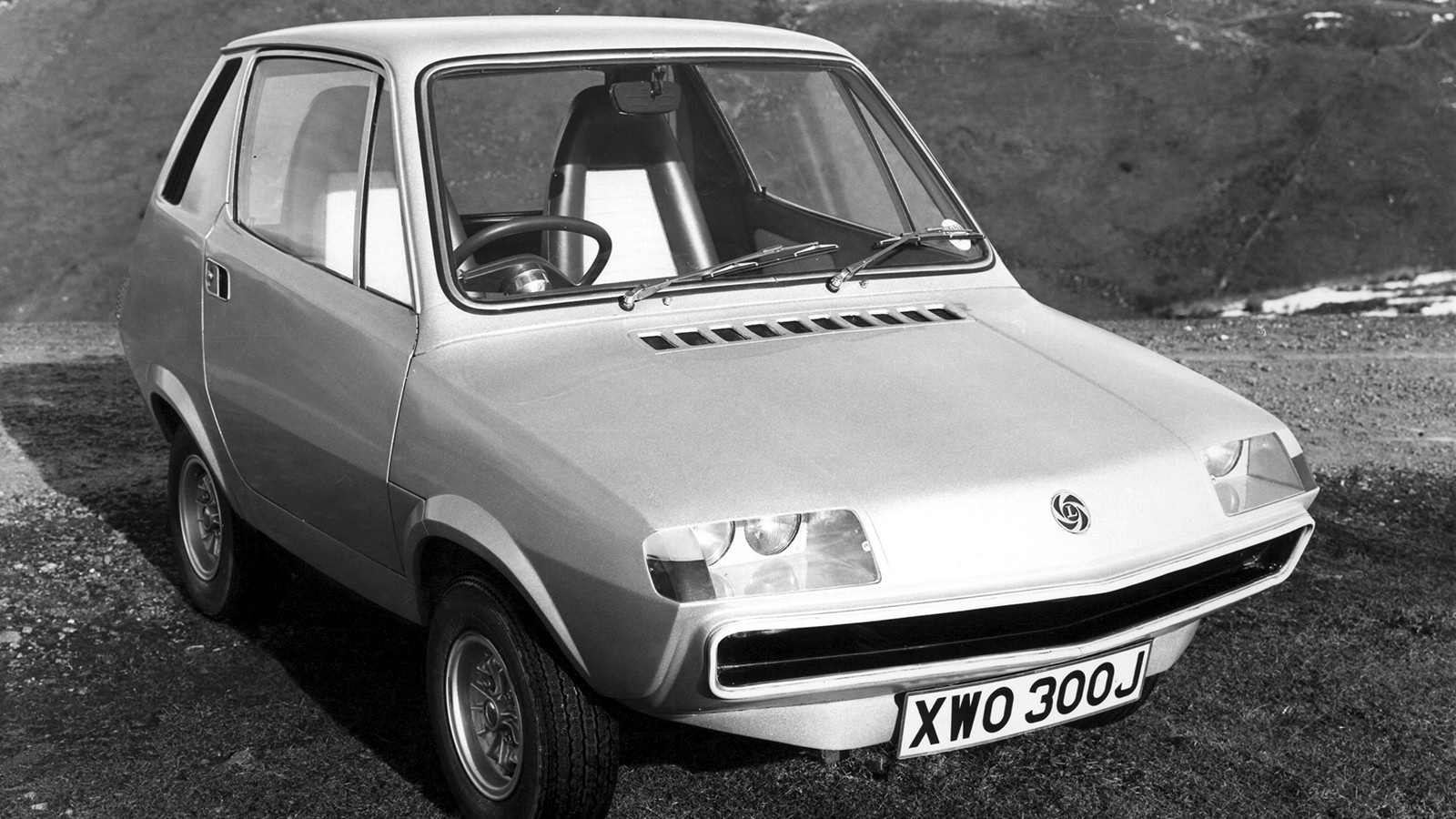 10 classic electric cars you never knew existed - Compton-Leyland 2