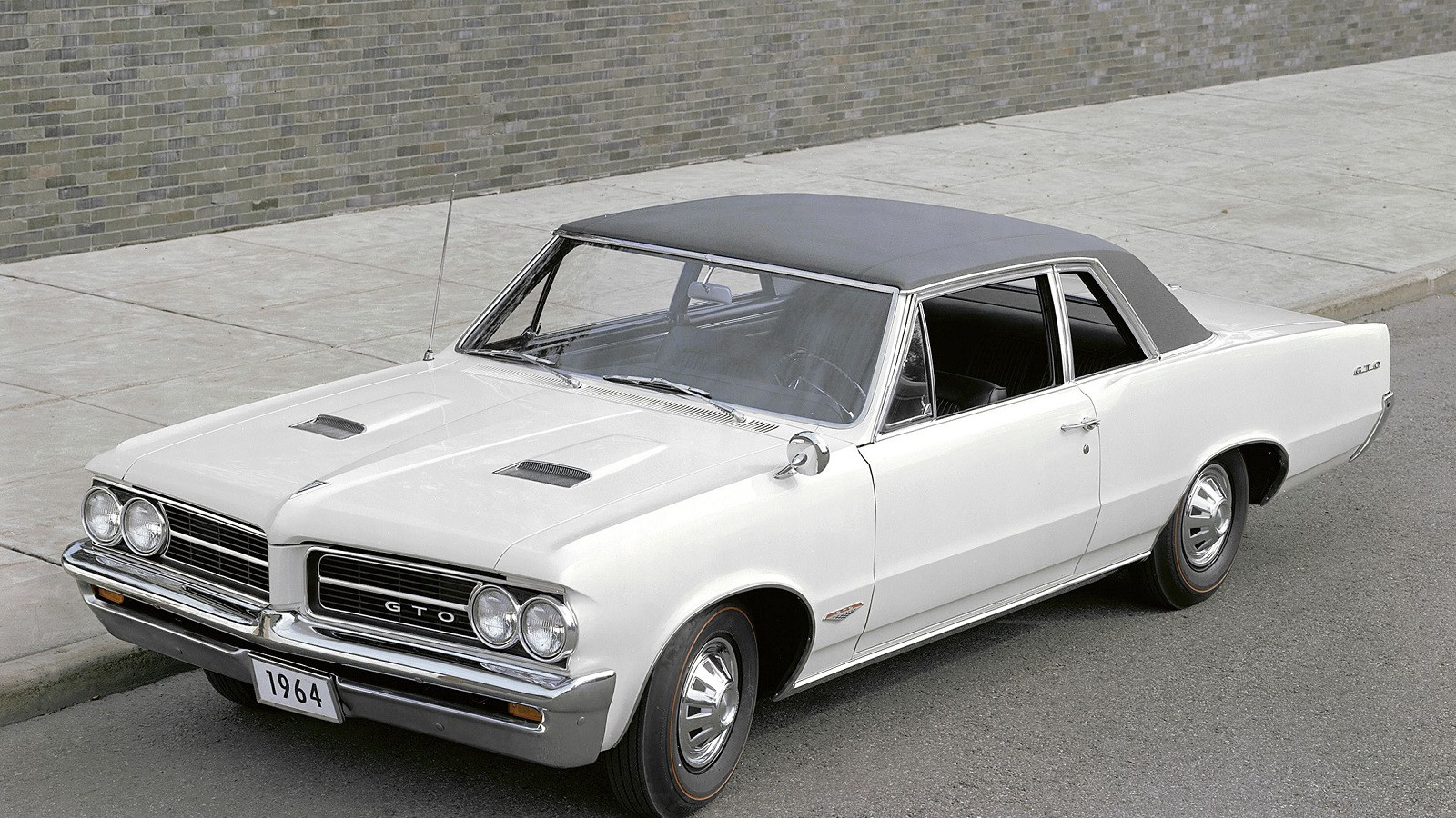 20 dead American car brands Classic & Sports Car