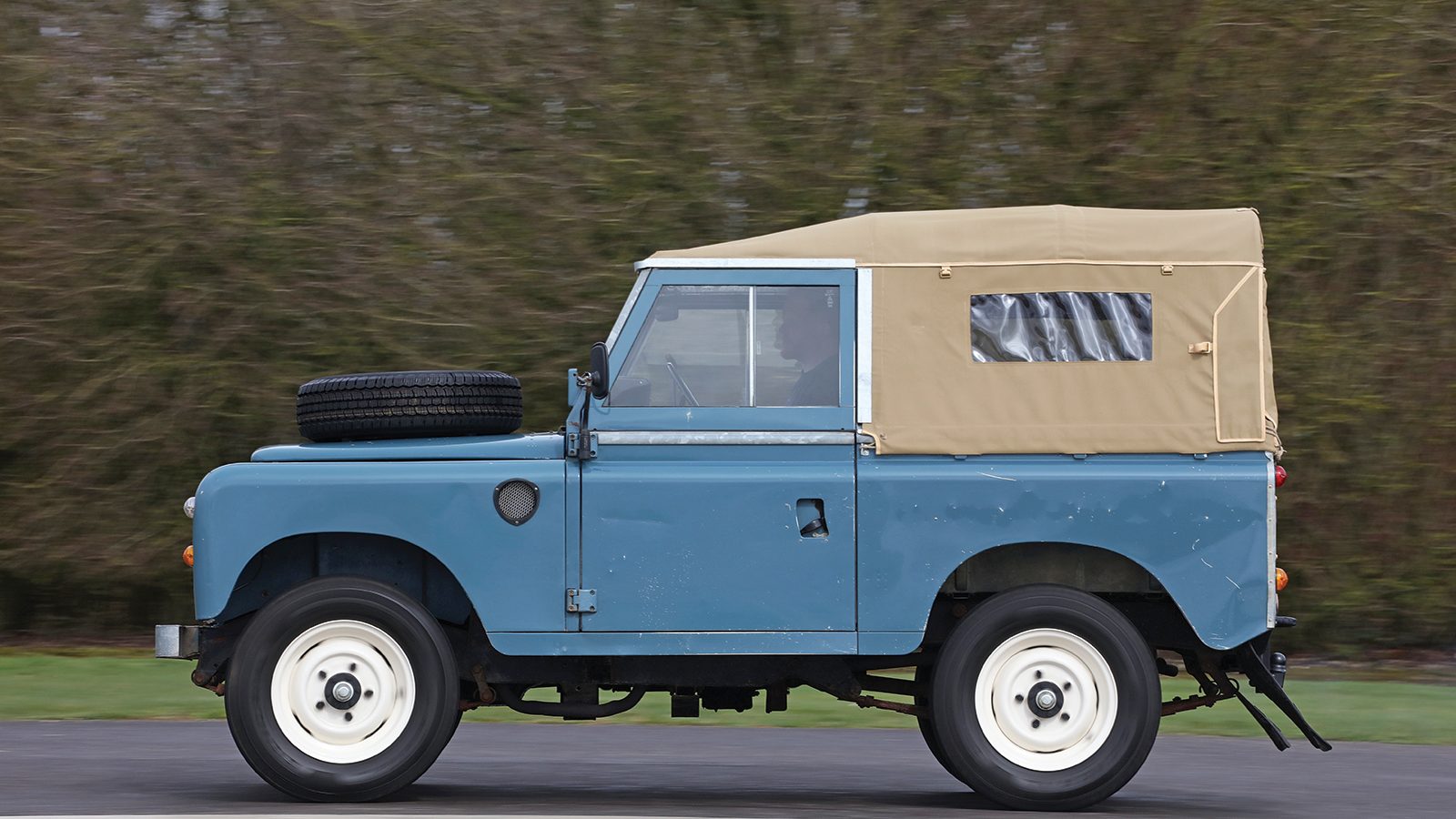 20 classic cars you can use as daily drivers