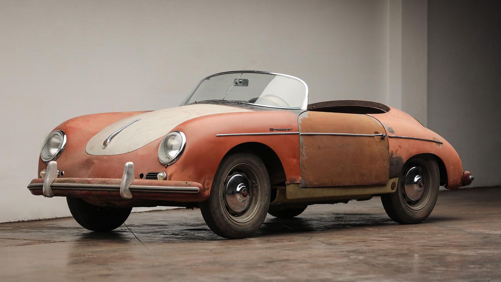 Rare Apollo trio lead 200-strong Worldwide Auctioneers sale 