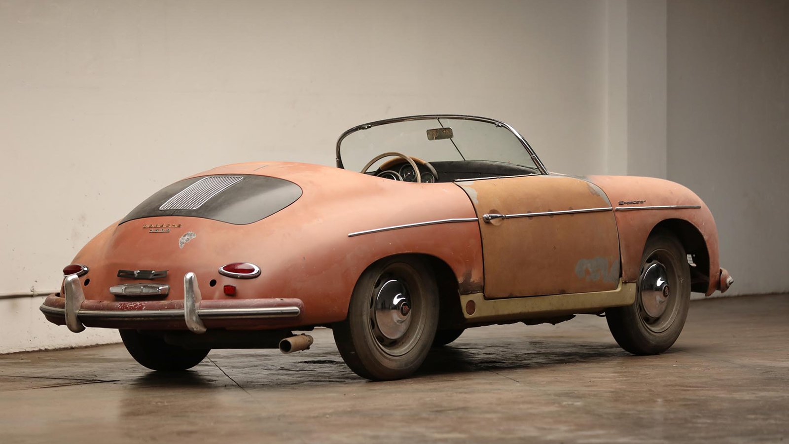 Rare Apollo trio lead 200-strong Worldwide Auctioneers sale 