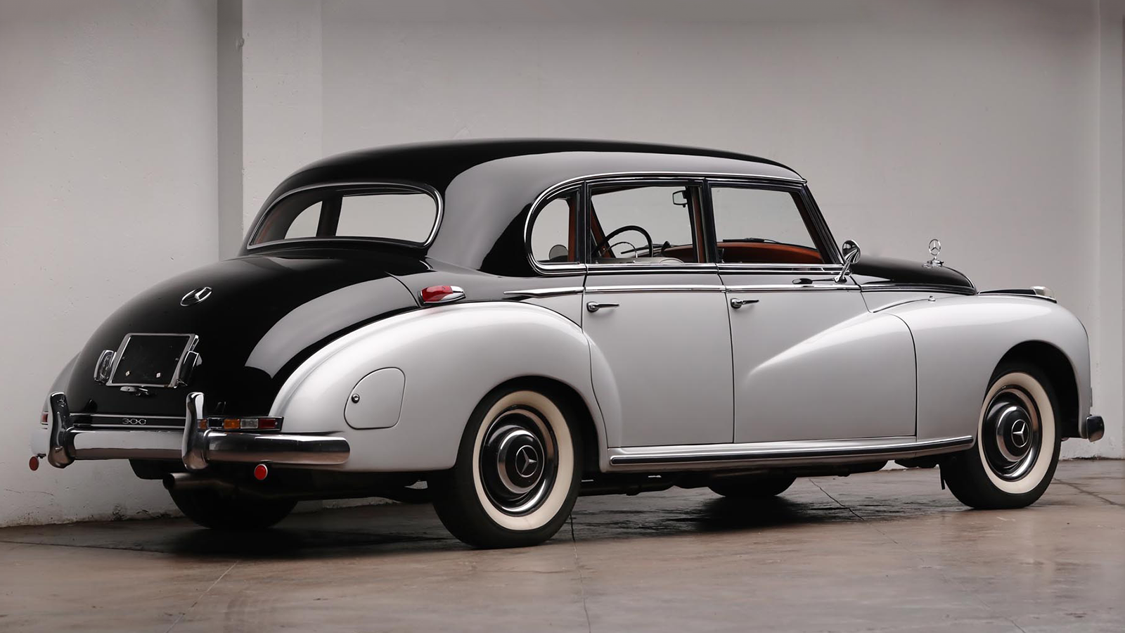 Rare Apollo trio lead 200-strong Worldwide Auctioneers sale 