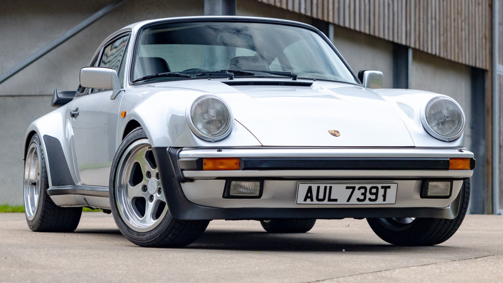 19. Porsche 930 Turbo (5,0 Sekunden)