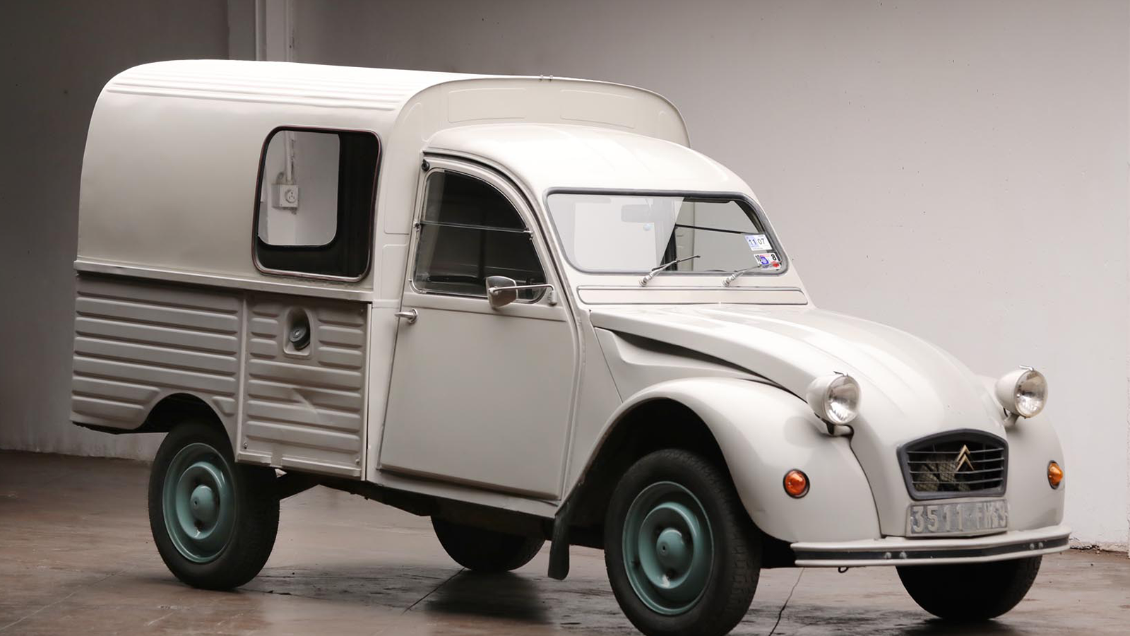 Rare Apollo trio lead 200-strong Worldwide Auctioneers sale 