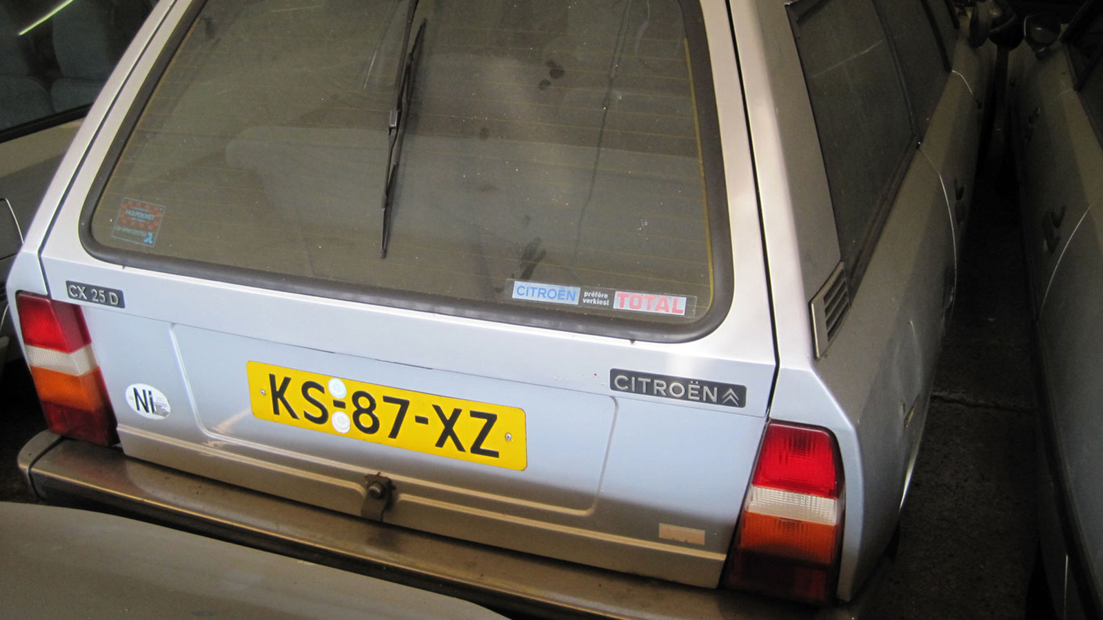 This is what 148 Citroën CXs in a barn looks like