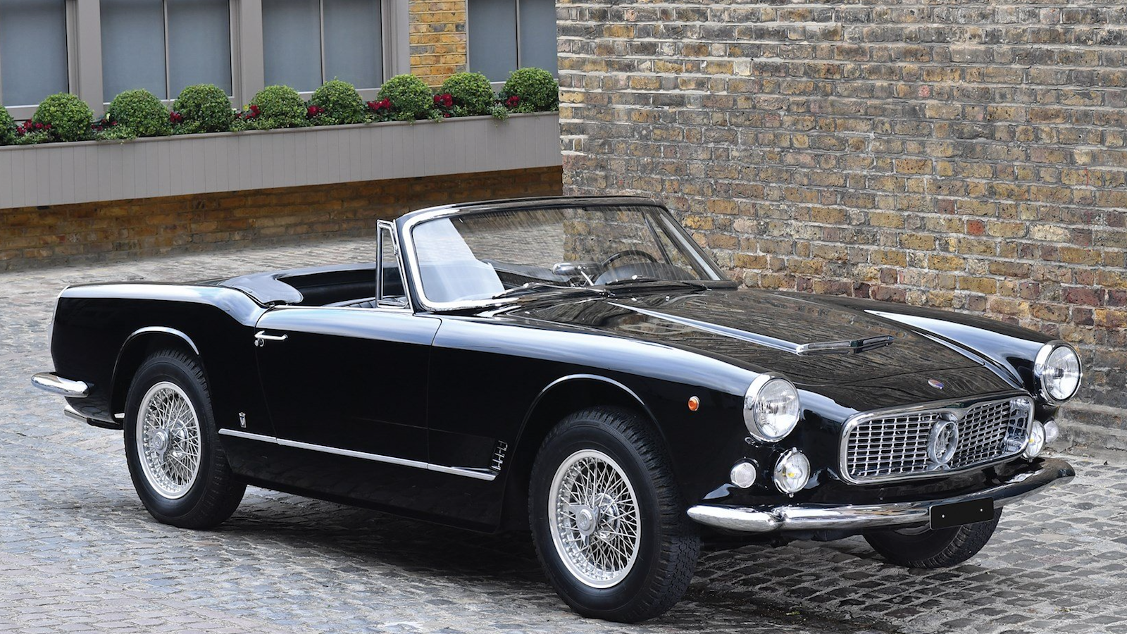 24 classic Michelotti designs