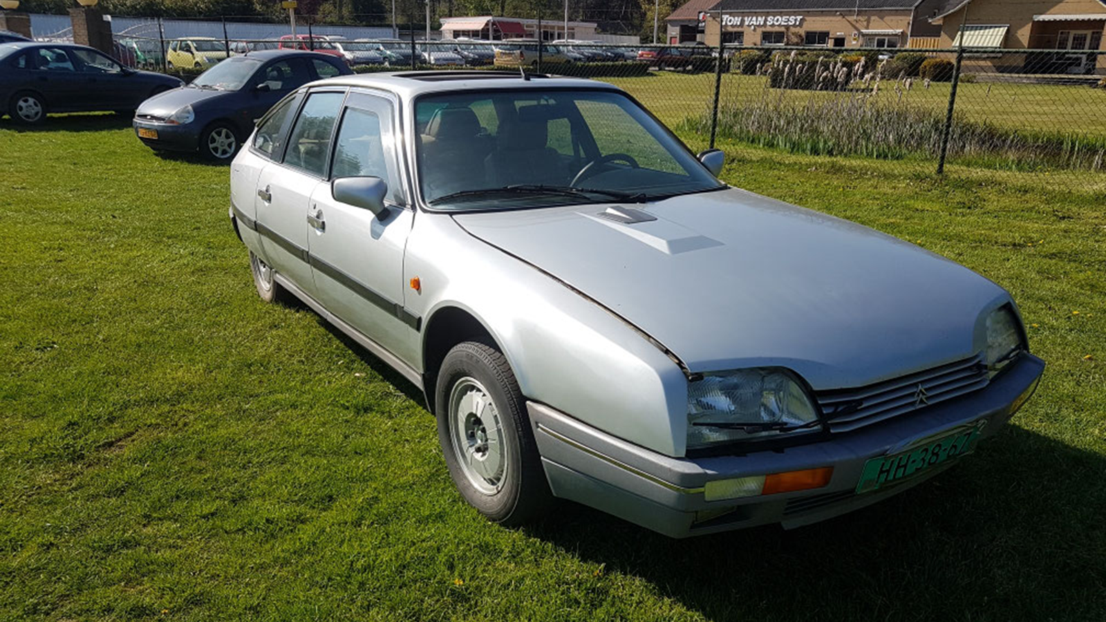 This is what 148 Citroën CXs in a barn looks like