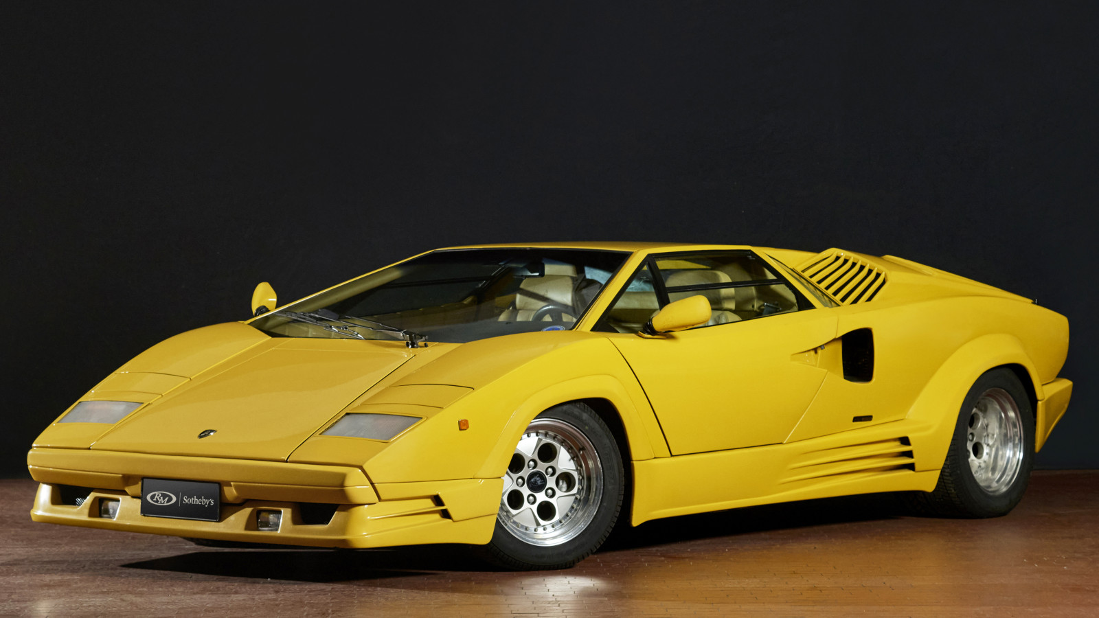 27. Lamborghini Countach 25th Anniversary (4,2 segundos)