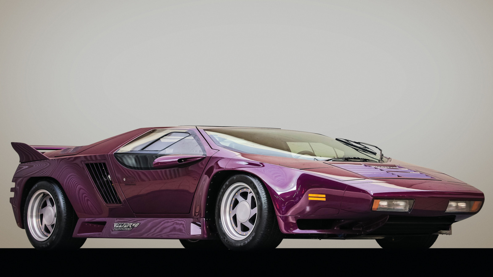 30 Vektor W8 (3,9 segundos)