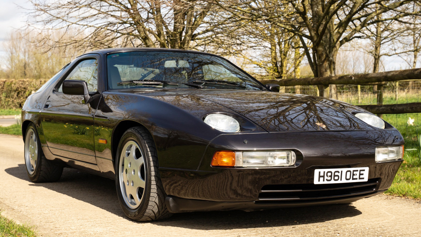 3. Porsche 928 S4 (5,7 segundos)