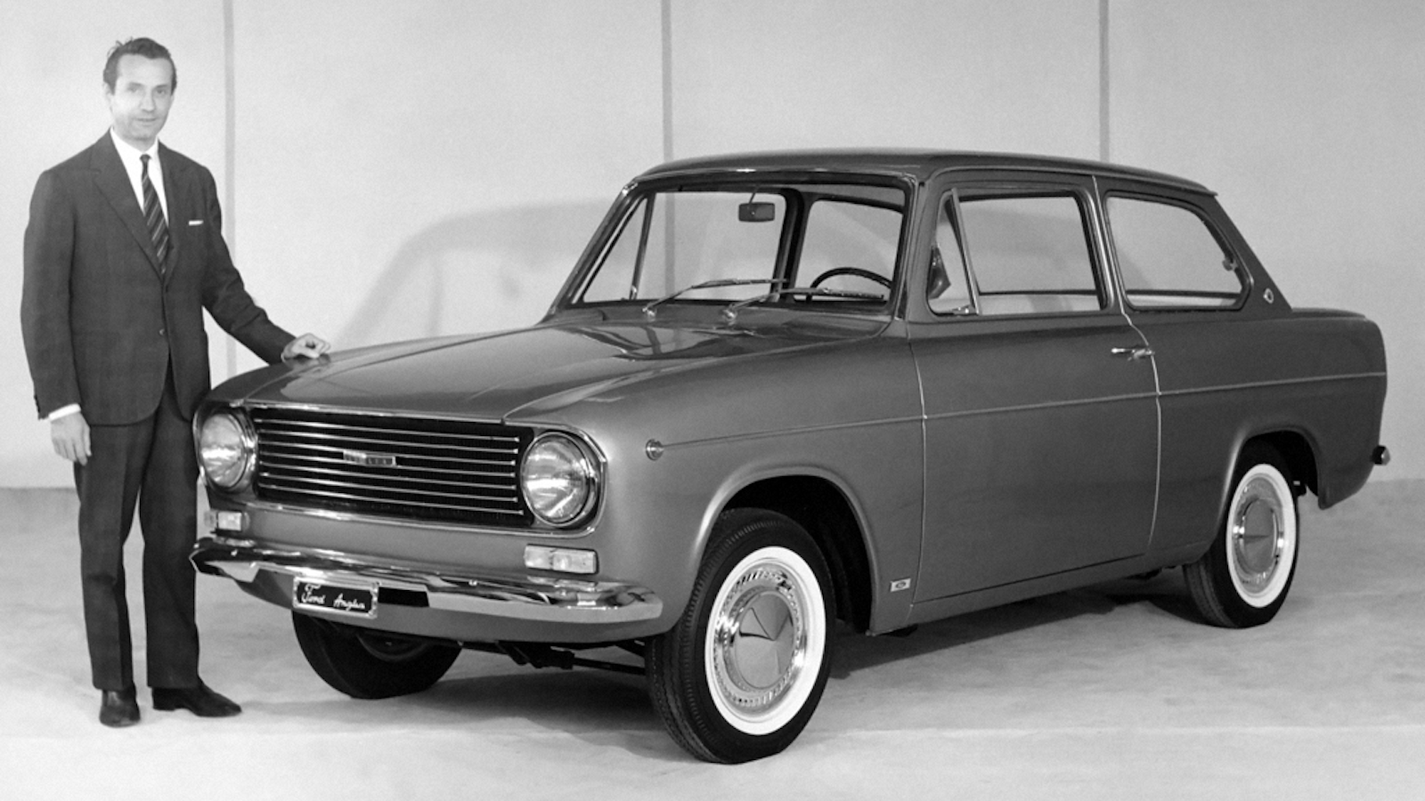 24 classic Michelotti designs