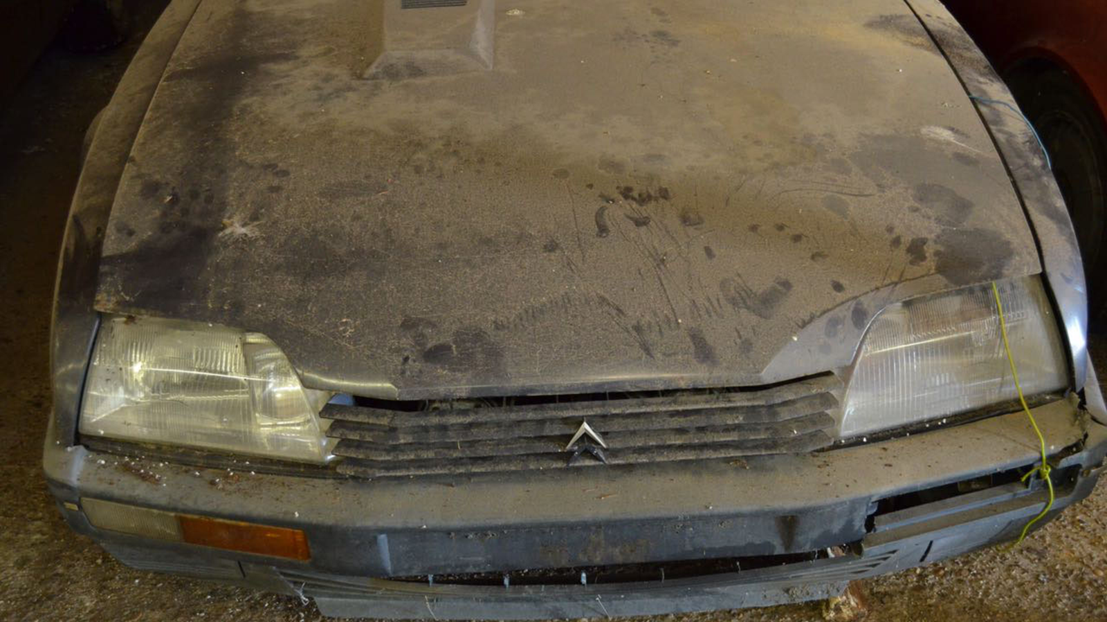 This is what 148 Citroën CXs in a barn looks like