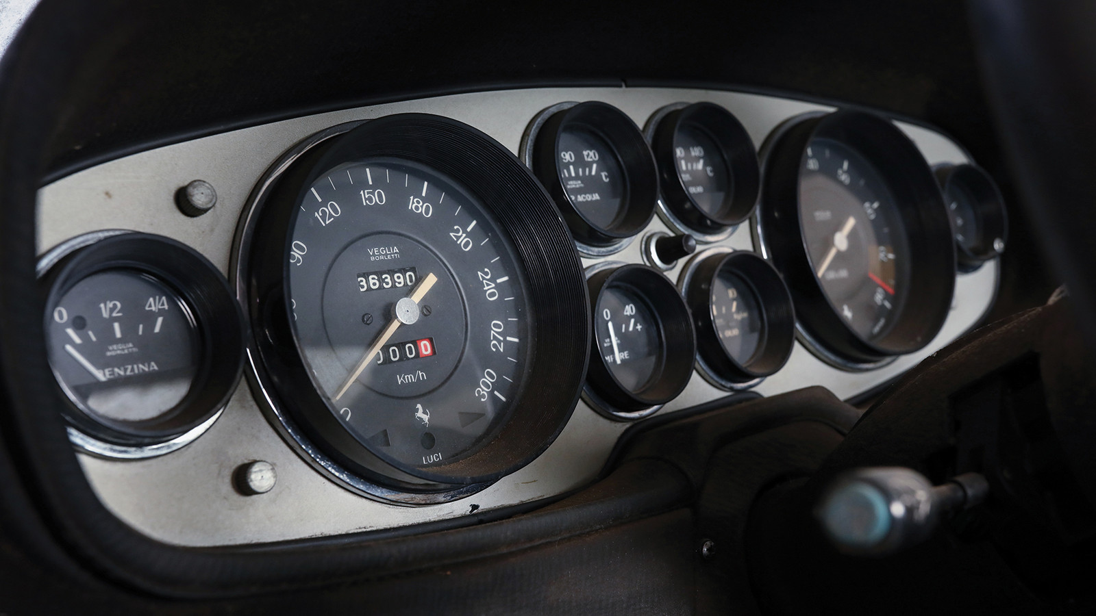 Ferrari Daytona barnfind