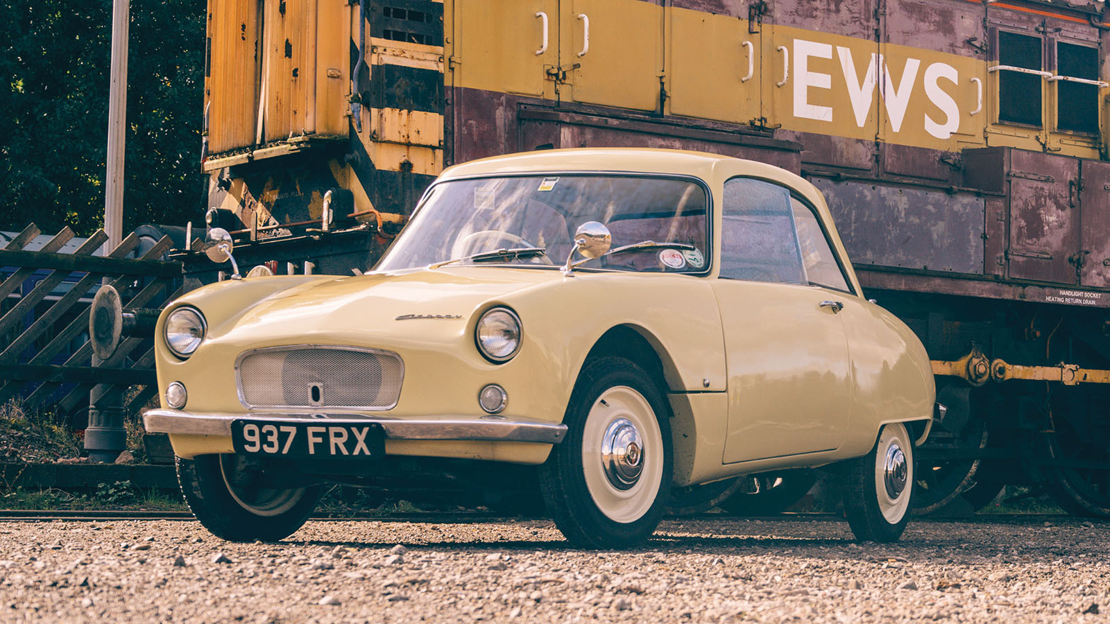 10 top glassfibre classic cars