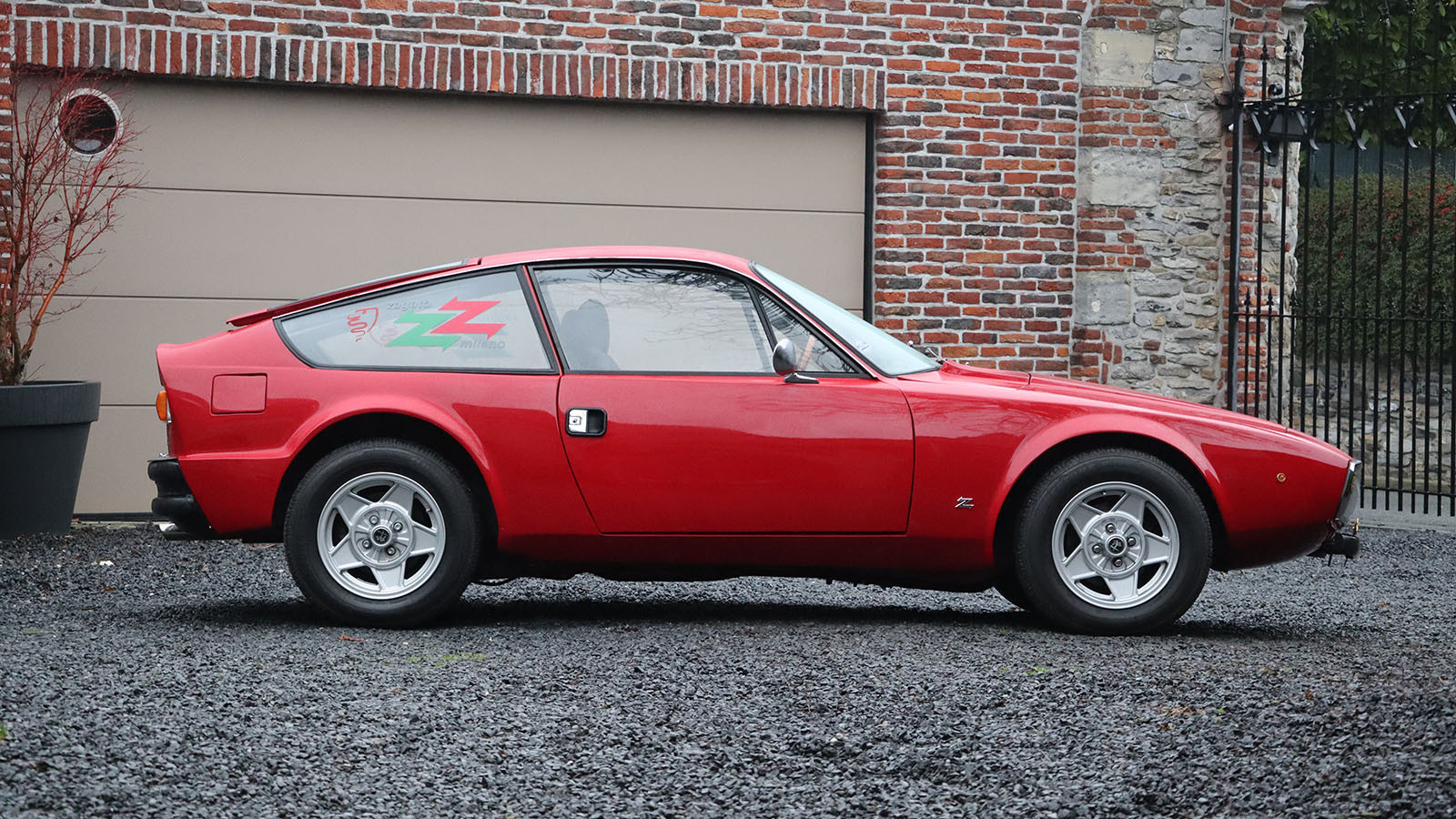 30 show-stopping classic cars for sale at Rétromobile 2025