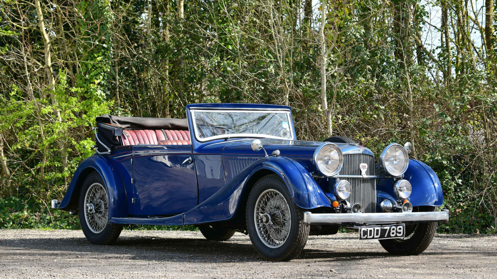 5. 1937 Alvis Speed 25 (€40,000-51,500)