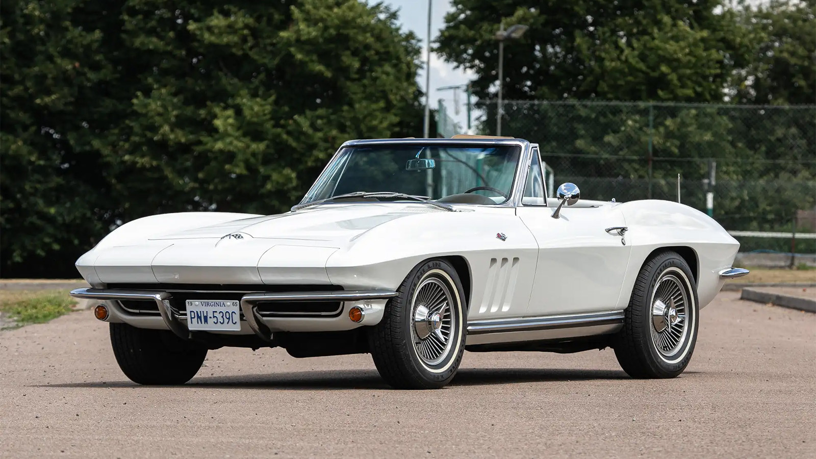 7.	1965 Chevrolet Corvette C2 Sting Ray (€50,000 - €64,000)