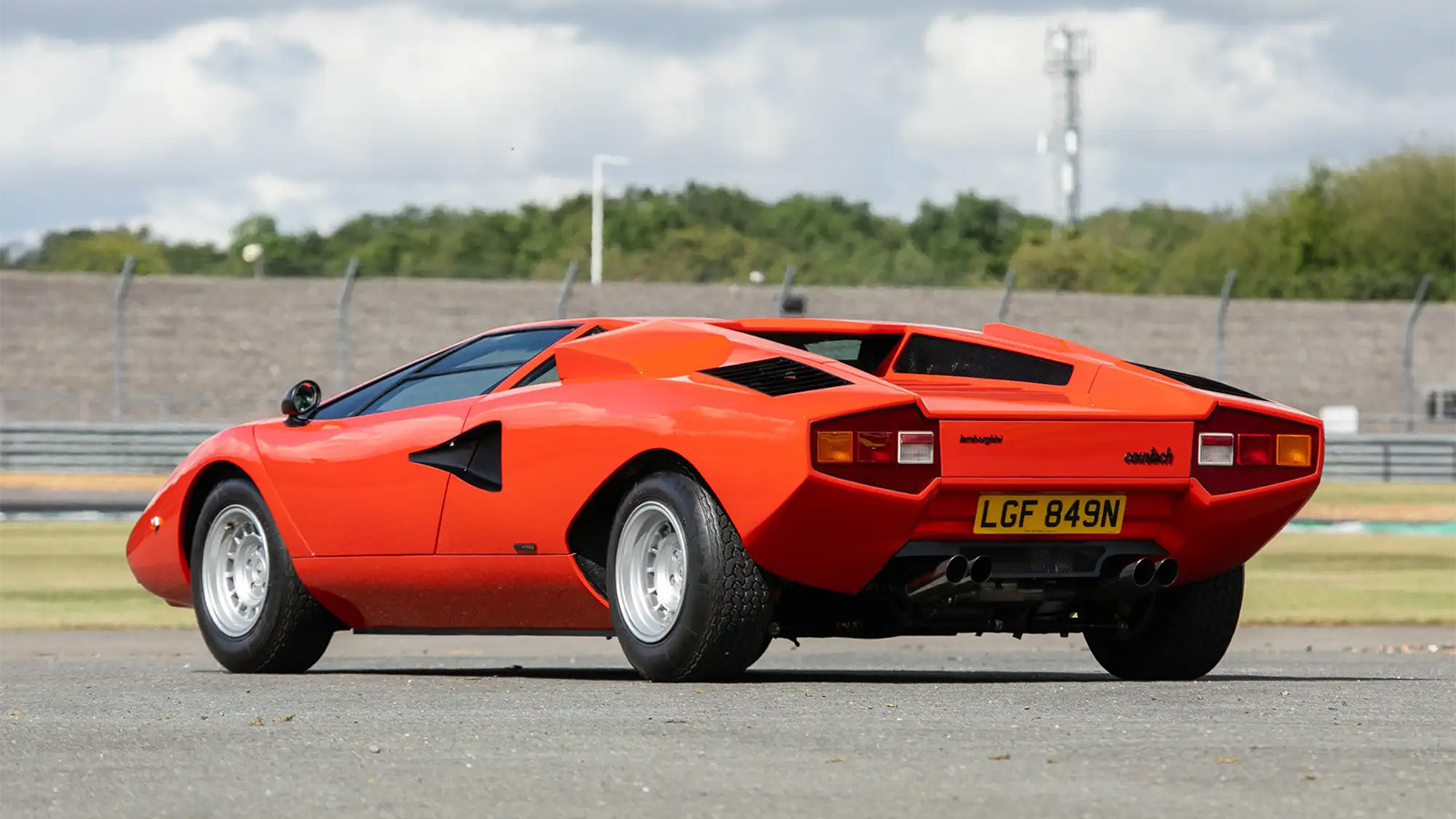10.	1975 Lamborghini Countach LP400 ‘Periscopio’ (?) 