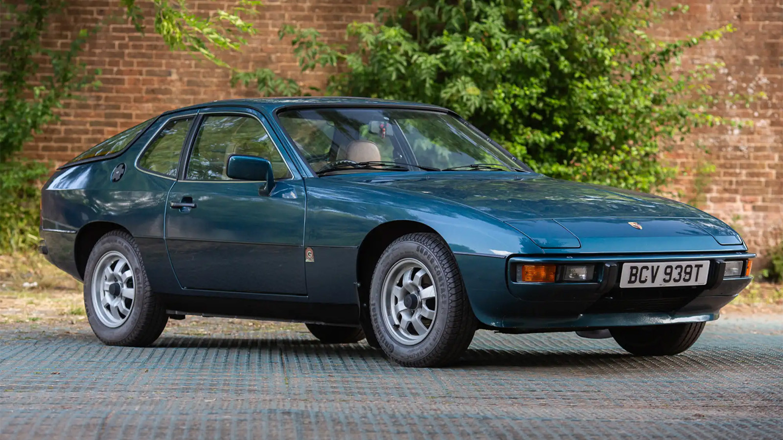 12.	1979 Porsche 924 (€10,500 - €14,000)