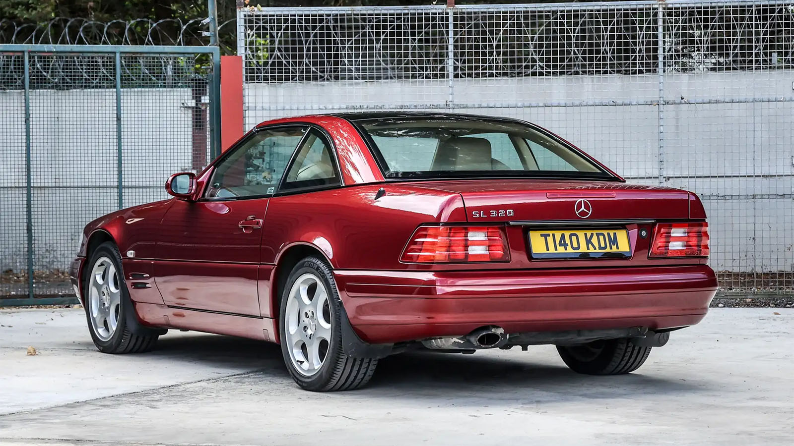 20.	1999 Mercedes-Benz SL320 (€17,000 - €23,000)