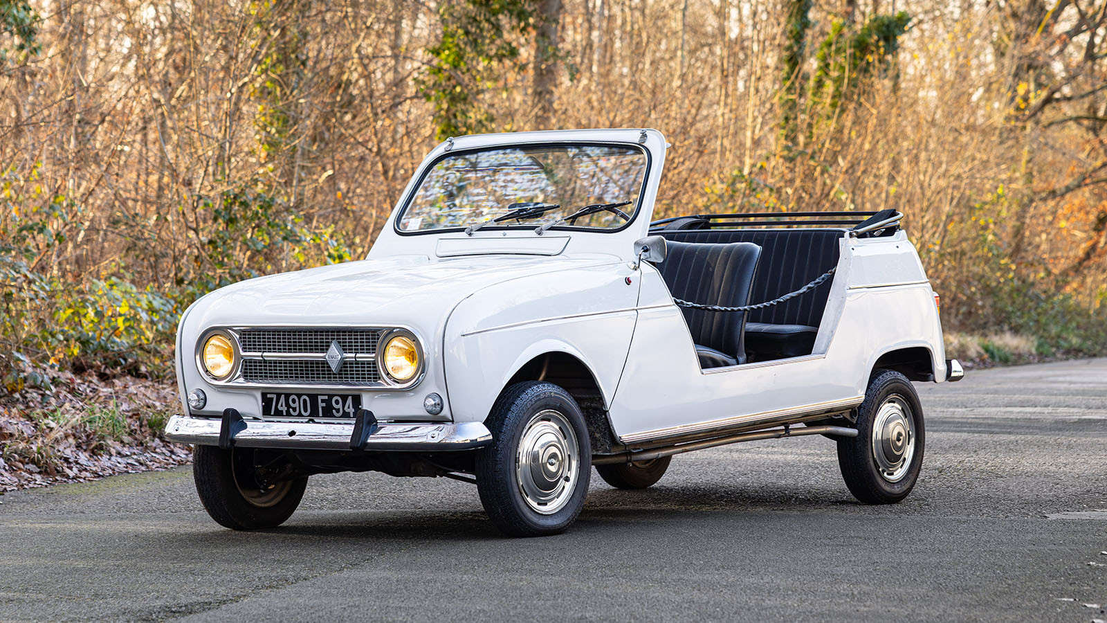 26 French classic cars for sale at Rétromobile 2026