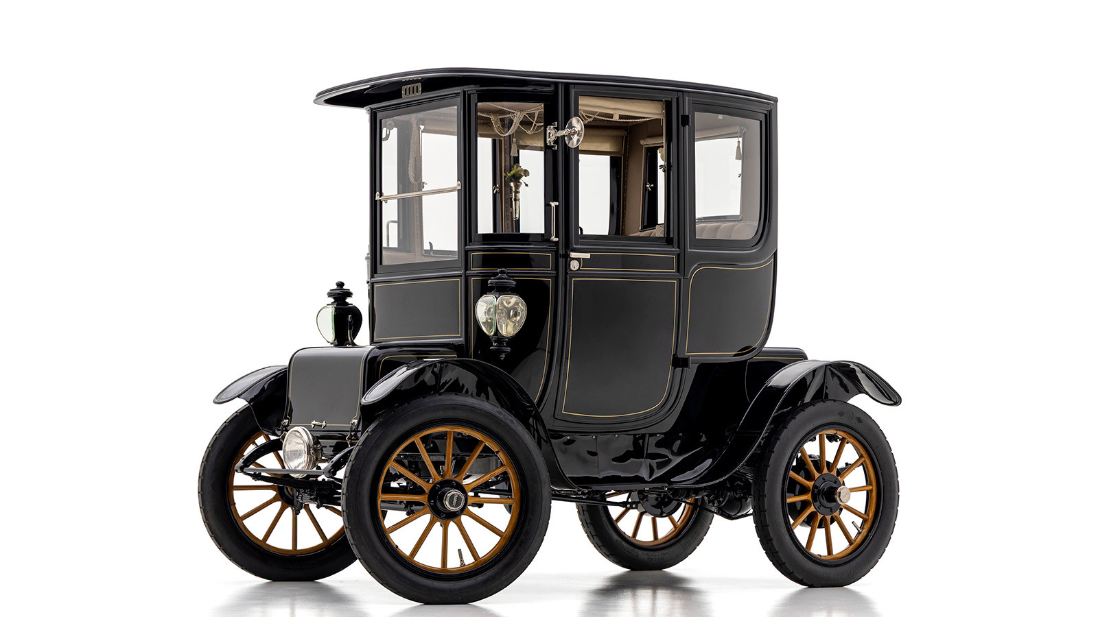 22 head-turning classic cars for sale in Arizona this month