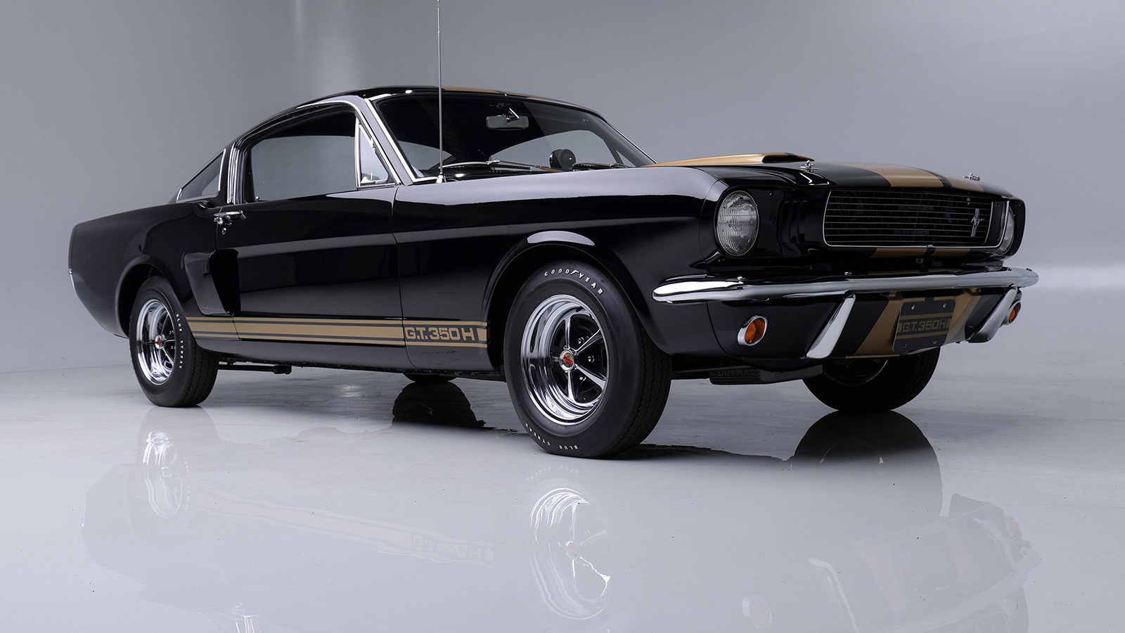 22 head-turning classic cars for sale in Arizona this month