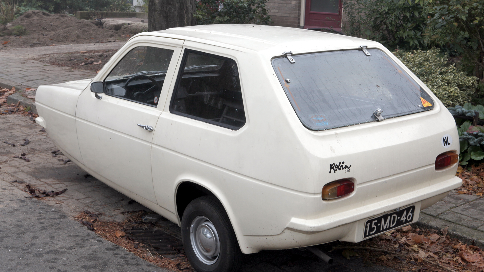 Good to be bad: rubbish cars with cult followings